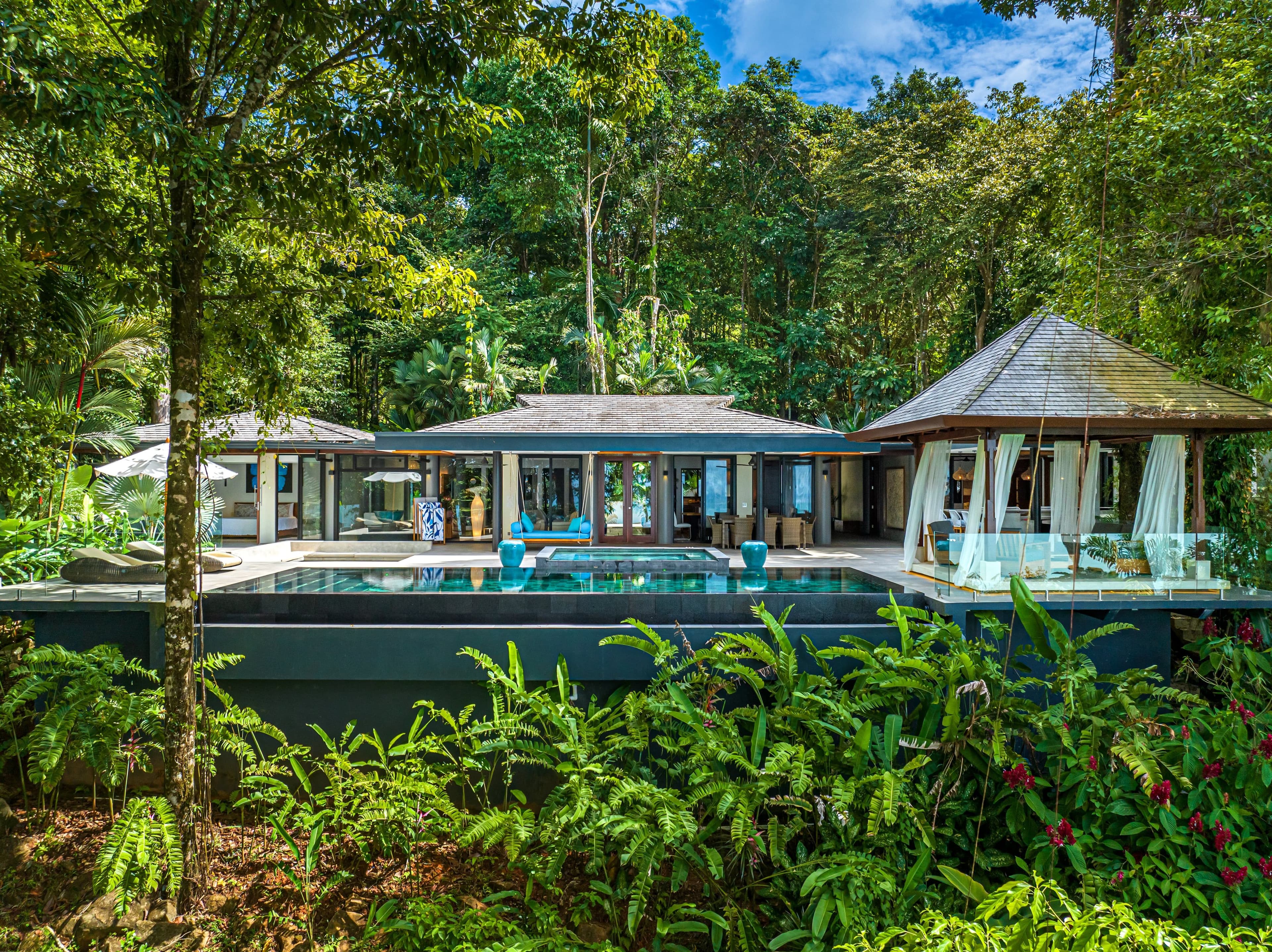Casa Selva pool terrace kept guest-ready by the Pico Mar team